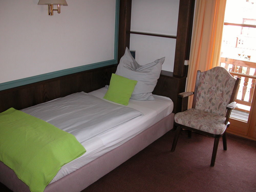 Hotel-Restaurant Zum Hirschhaus Inklusiv Chiemgaukarte 鲁波尔丁 外观 照片