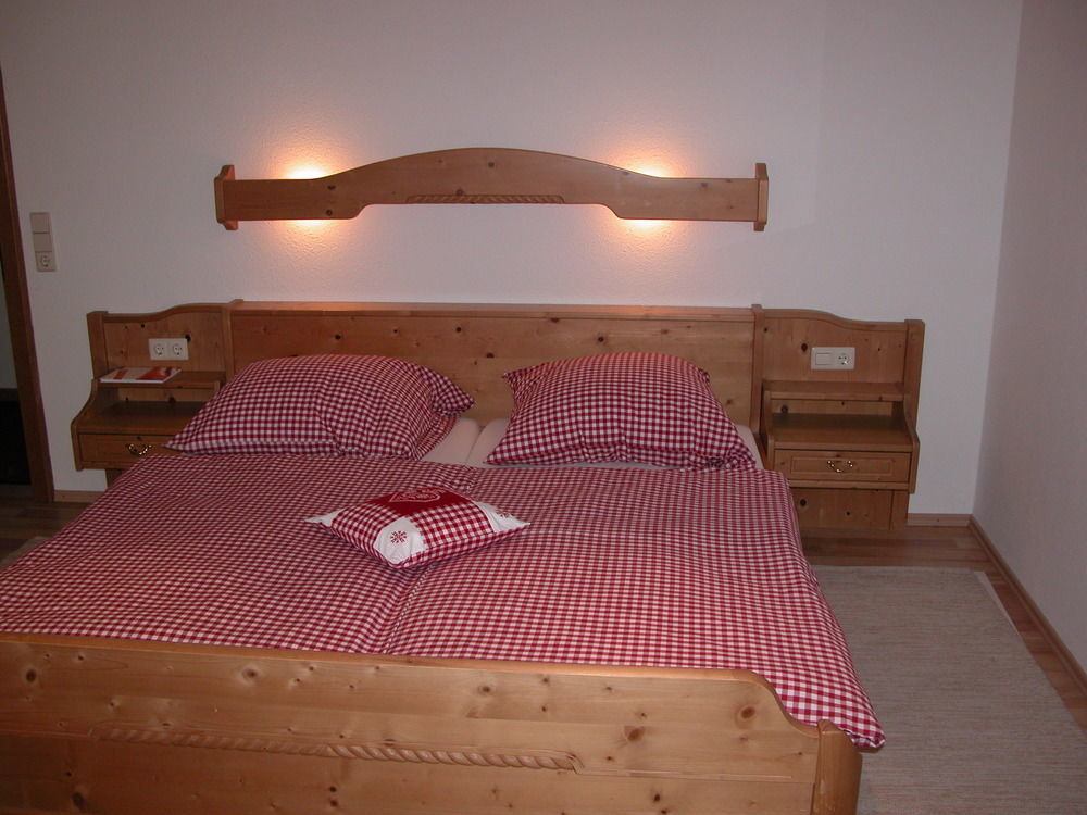 Hotel-Restaurant Zum Hirschhaus Inklusiv Chiemgaukarte 鲁波尔丁 外观 照片